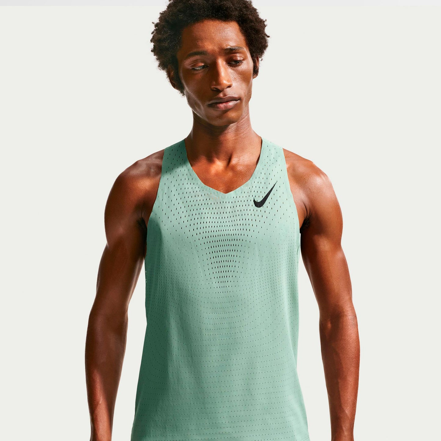 Nike AeroSwift Camicia da corsa Uomini - oliva, nero