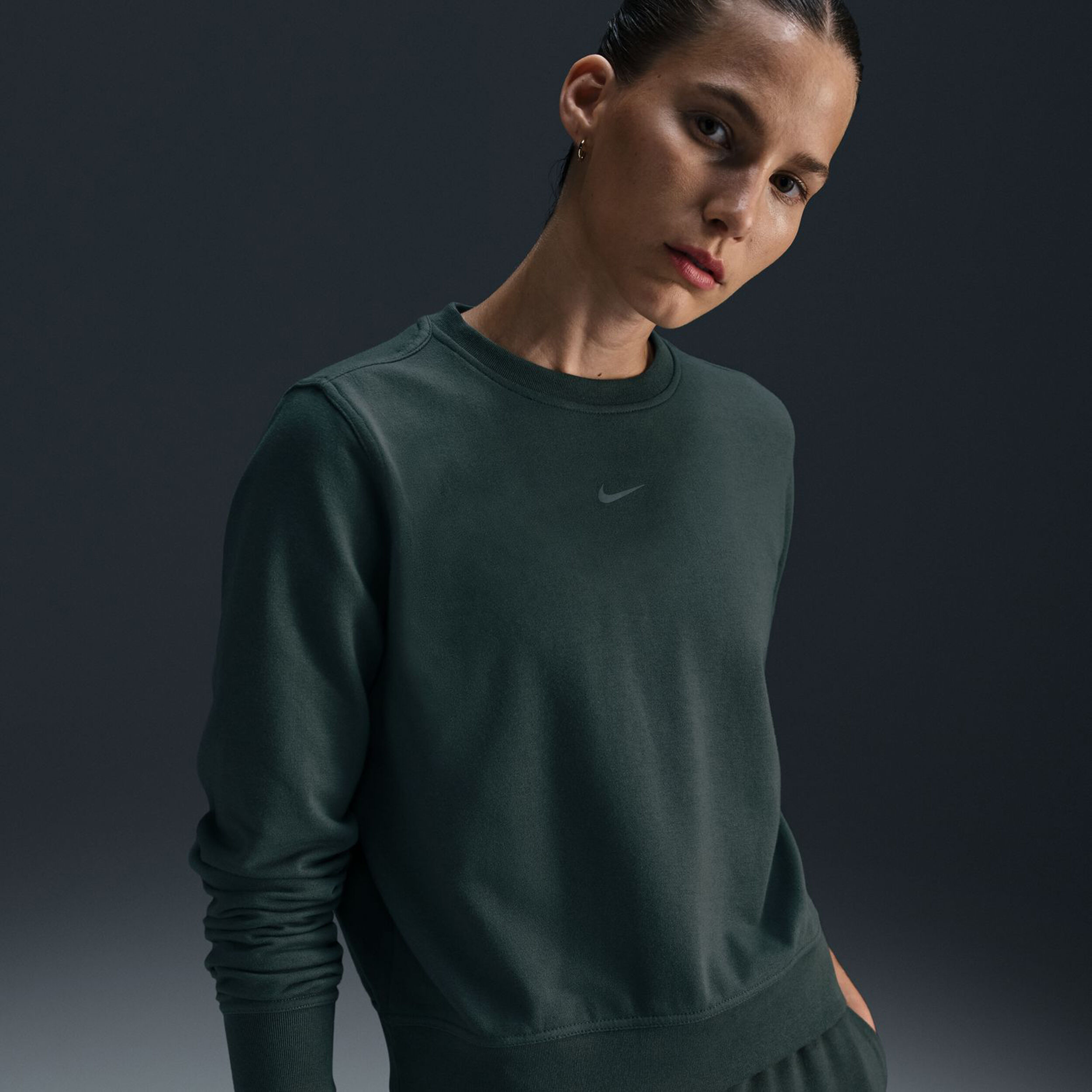Buy Nike One Dri Fit Crew Felpa Donna Verde Nero online Tennis Point IT