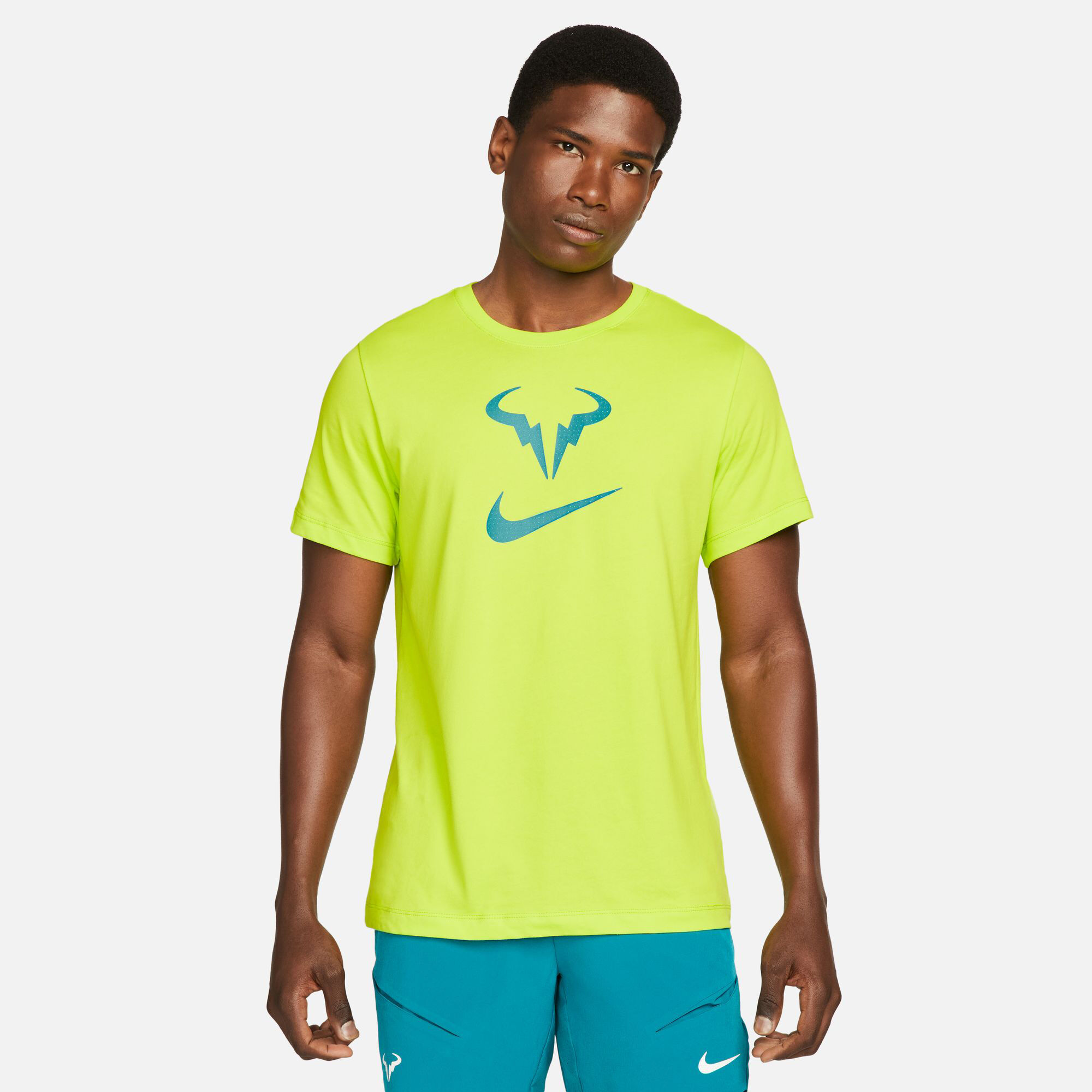 Buy Nike Rafael Nadal Court Dri Fit Maglietta Uomini Verde Neon Turchese online Tennis Point IT