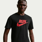 Abbigliamento Nike Nike Run Swoosh Camicia da corsa Uomini - nero, rosso