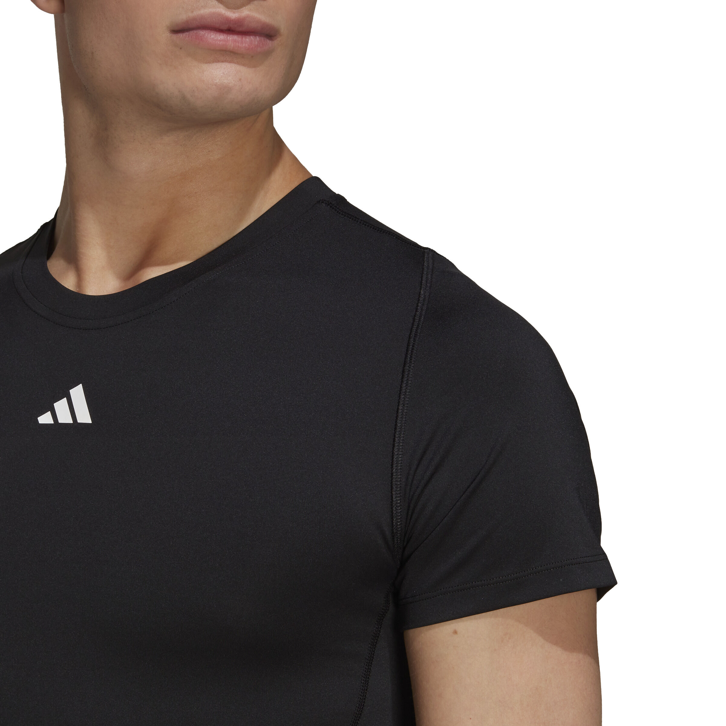 Buy adidas Tech Fit Maglietta Uomini Nero online Tennis Point IT