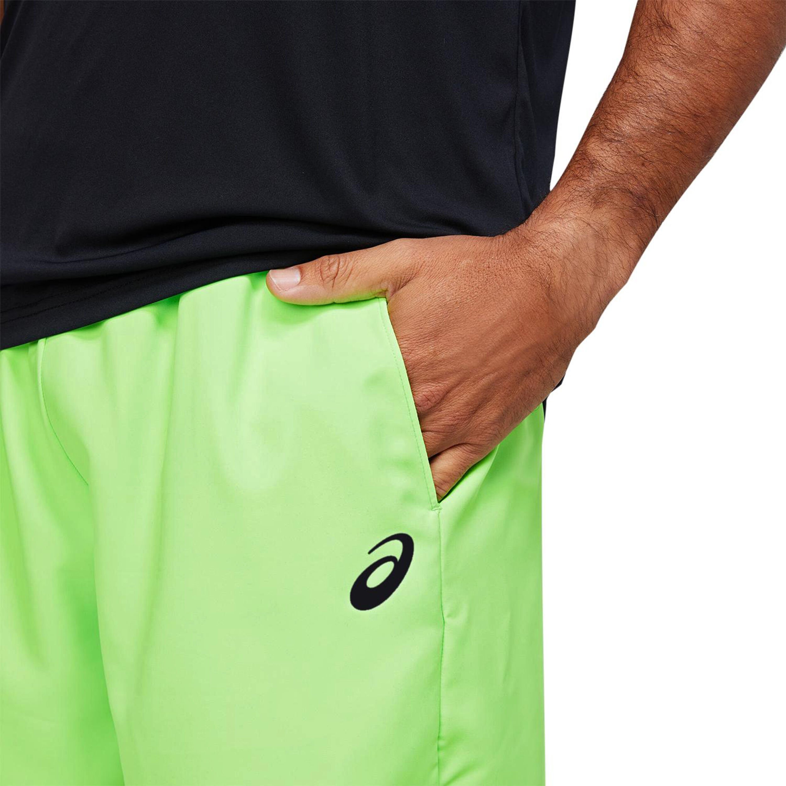 Buy ASICS Court 7Inch Pantaloncini Uomini Verde Bianco online Tennis Point IT