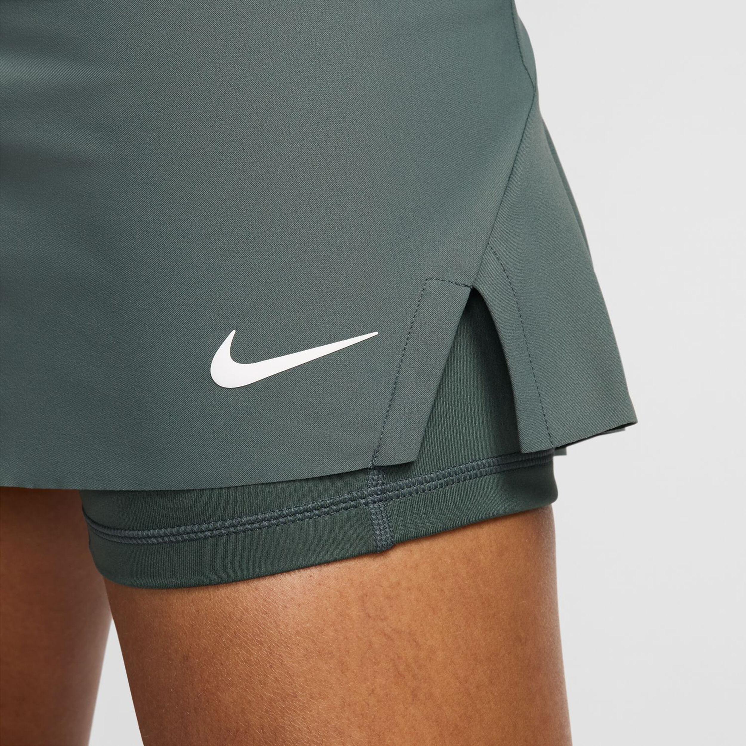 Buy Nike Dri Fit Court Slam Regular Gonna Donna Verde Scuro online Tennis Point IT